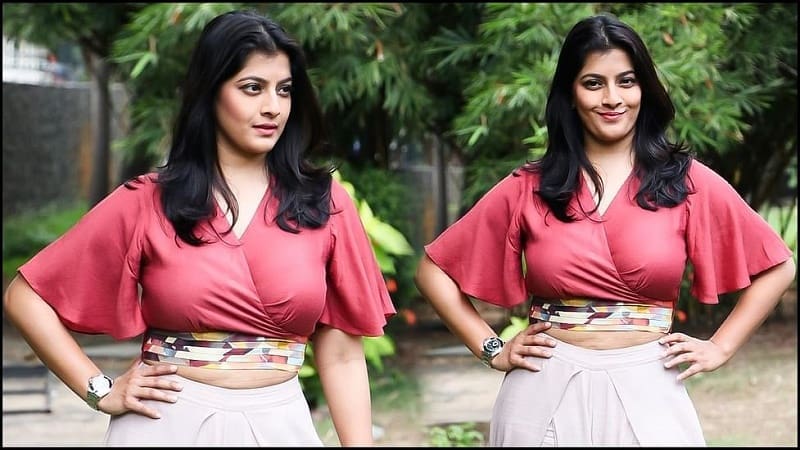 Actress Varalaxmi in Viral Yogasana Video