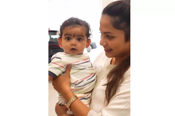 ethir-neechal-fame-janani-have-a-baby